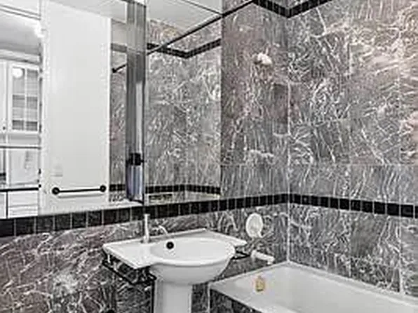 250 East 54th Street image 5 of 5