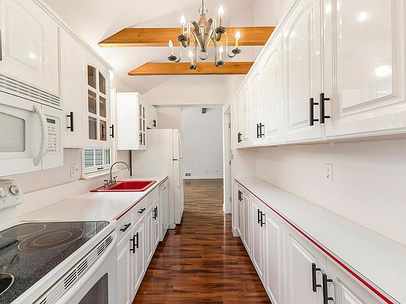 5th image of 1006 Sunnyside Blvd