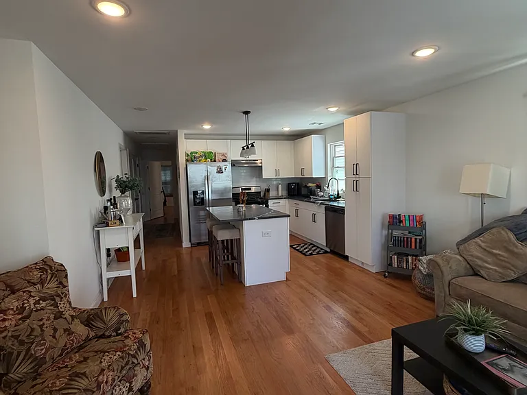 759 Seaport Dr #B — Photo 3