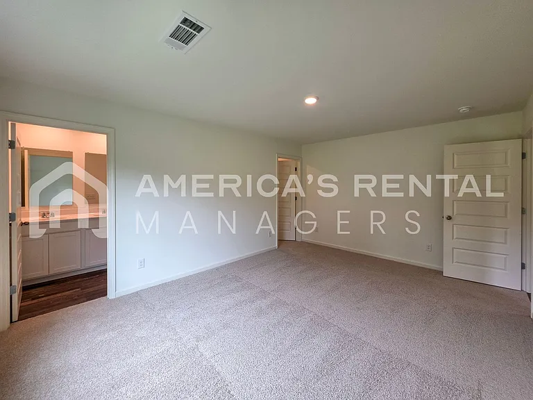 4325 Henry Rd — Photo 35