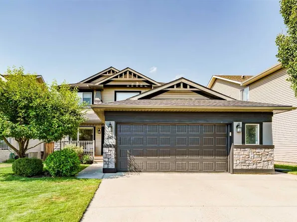 240 S Willowmere Close, Chestermere, AB T1X 1S3
