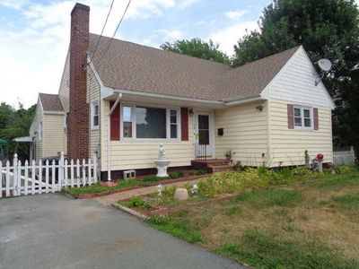 79 Sycamore St, Swansea, MA, 02777