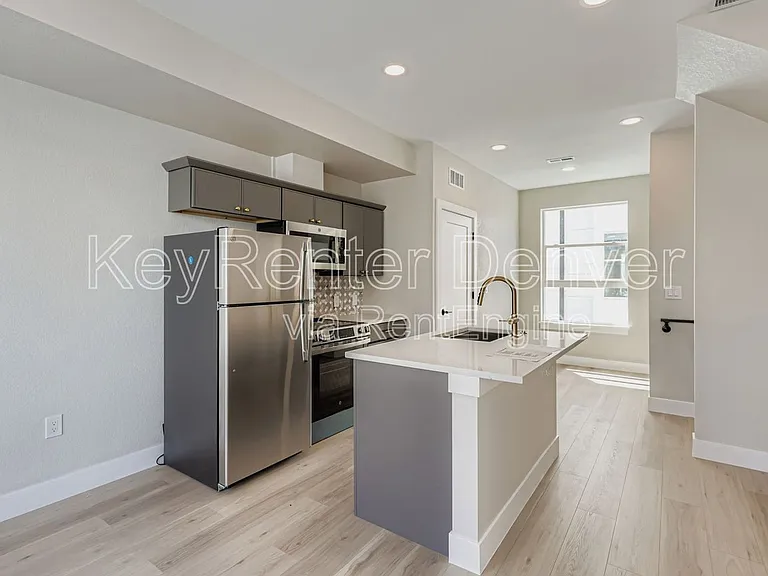 4100 E Warren Ave #4 — Photo 3