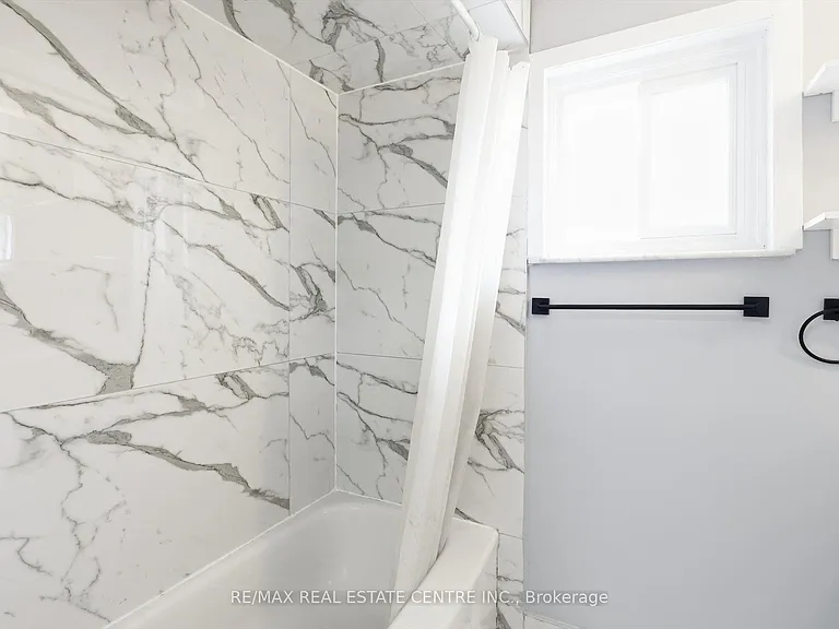 33 Garside Cres #MAIN — Photo 17