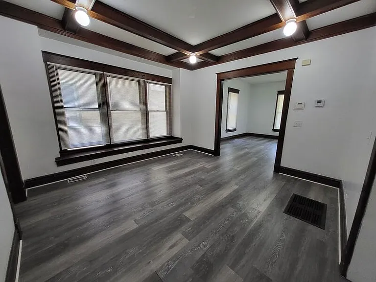 523 W Maple Ave #1A — Photo 8