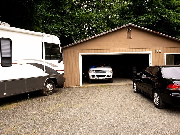 5th image of 112 Schrader Ln