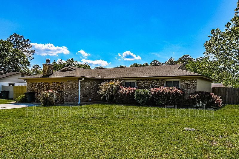 1st image of 171 Spicewood Cir E