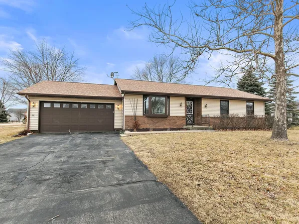 726 Centennial Dr, Hampshire, IL 60140