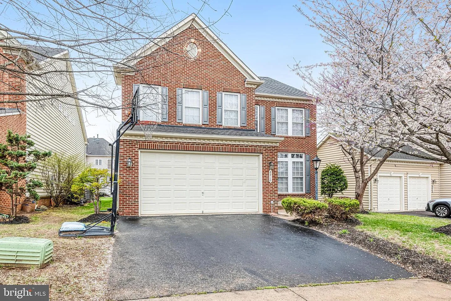 4 bed, 3.5 bath, 3708 sqft, $4,395 — Photo 4