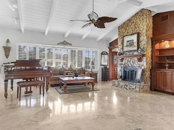 2500 NE 26th Avenue, Fort Lauderdale, FL 33305