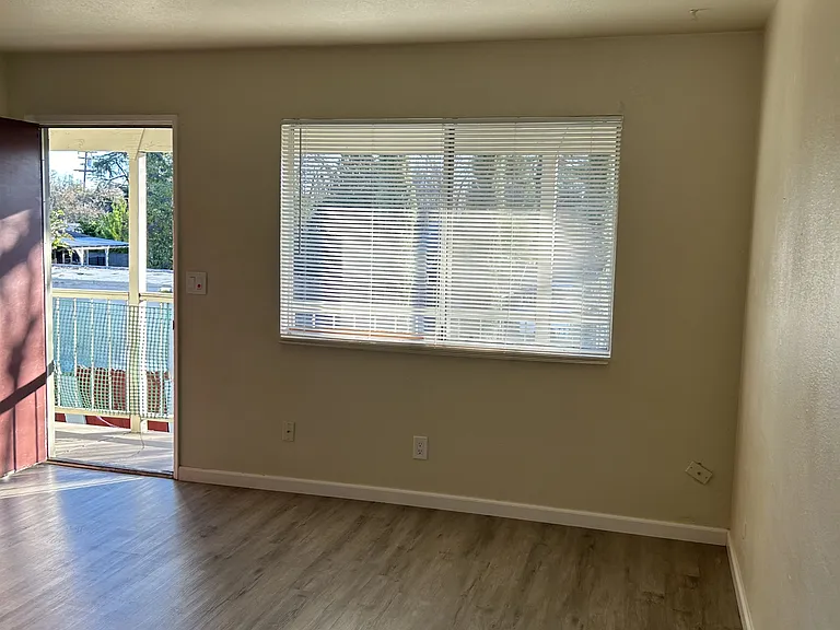 120 E Fairmont Ave #8 — Photo 26