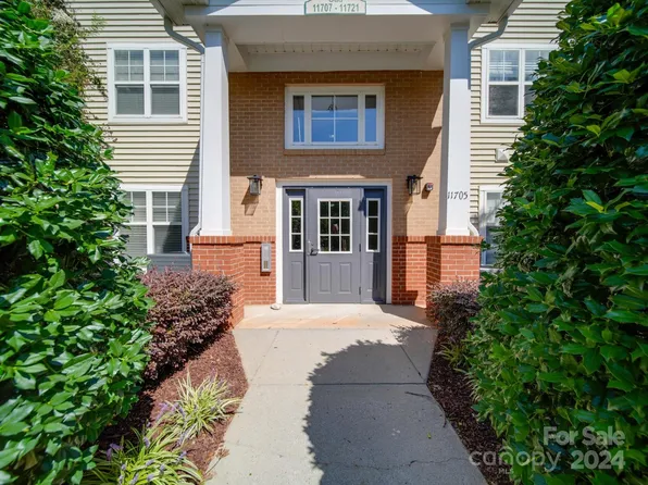 11713 Ridgeway Park Dr, Charlotte, NC 28277