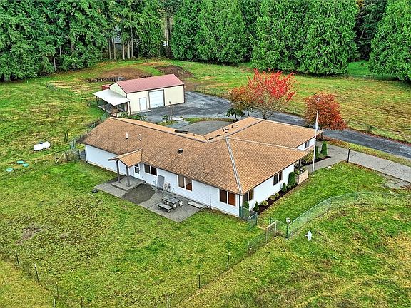 3rd image of 3015 139th Ave NE