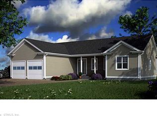 15 Hillside Rd, Groton, CT 06340