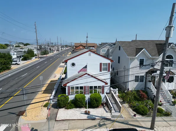 111 New Brunswick Avenue, Lavallette, NJ 08735
