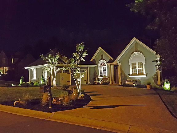 3rd image of 2572 Rosemeade Dr