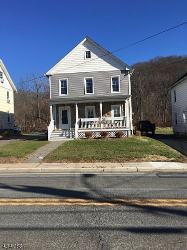1st image of 32 Clove Ave