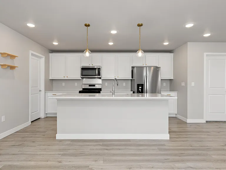 958 Colorado River Ave — Photo 6