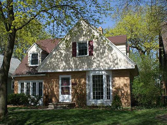 2nd image of 517 E Meadowlawn Ave