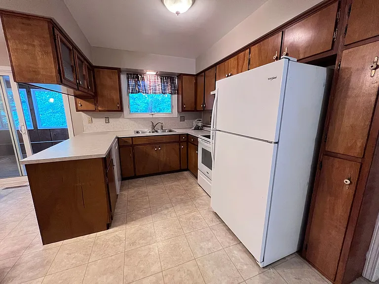 3010-3012 Okemos Dr SE — Photo 5