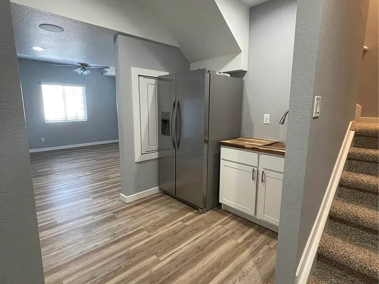 1159 E Hopkins Dr — Photo 17