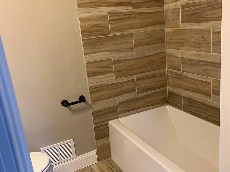 100 S 22nd St #2 — Photo 12