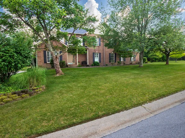 225 Helmsley Ln, Versailles, KY 40383