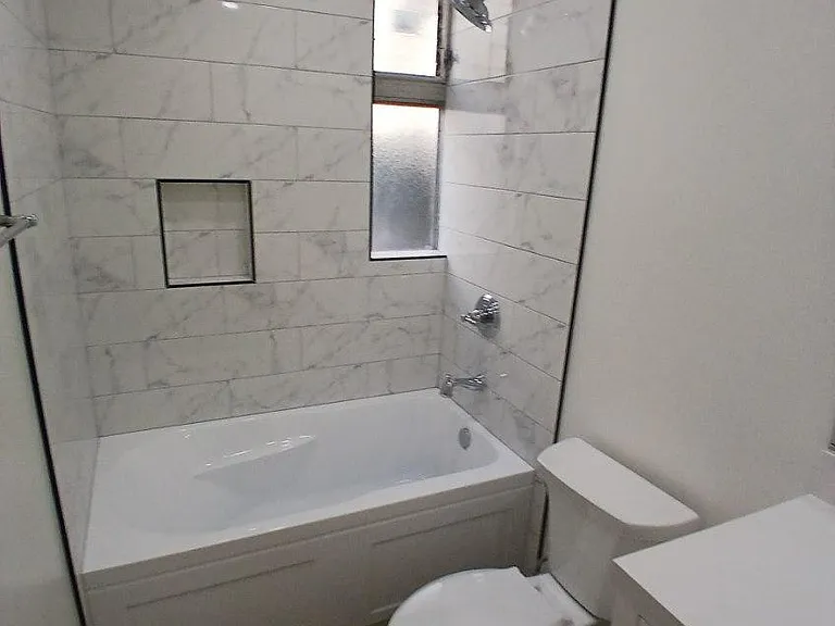 533 S Hudson Ave — Photo 15