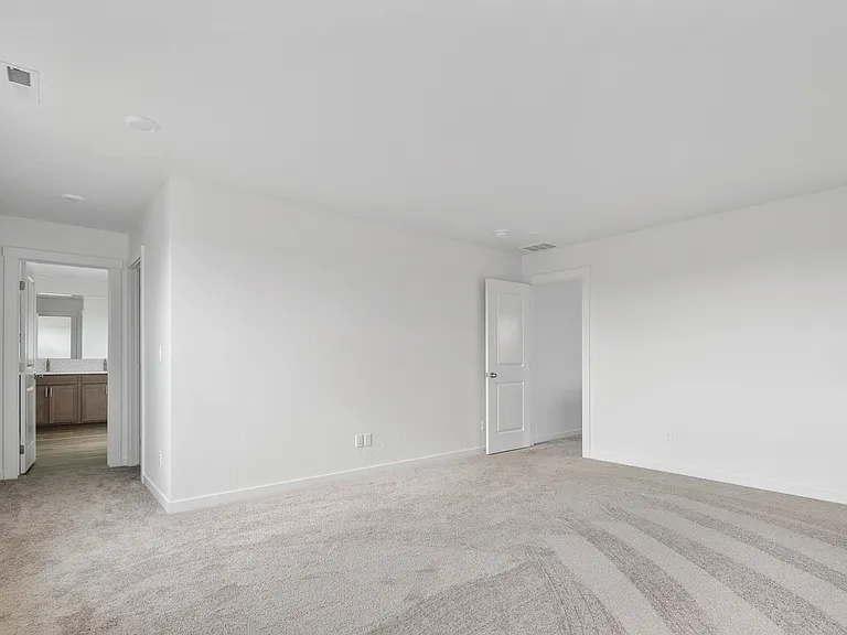 477 W Norwich St — Photo 18