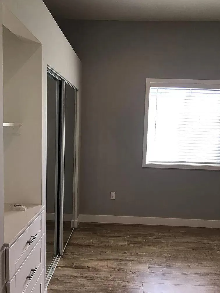 6927 Cozycroft Ave — Photo 1