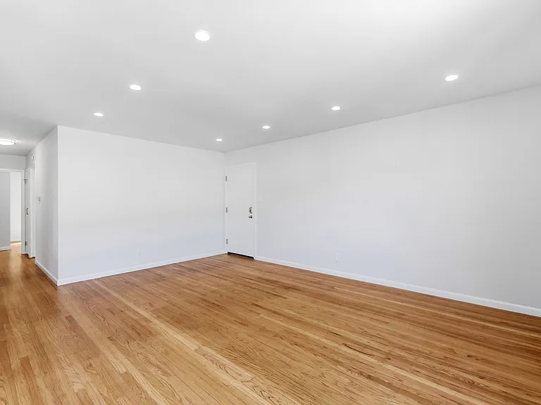 4252 Callan Blvd — Photo 5