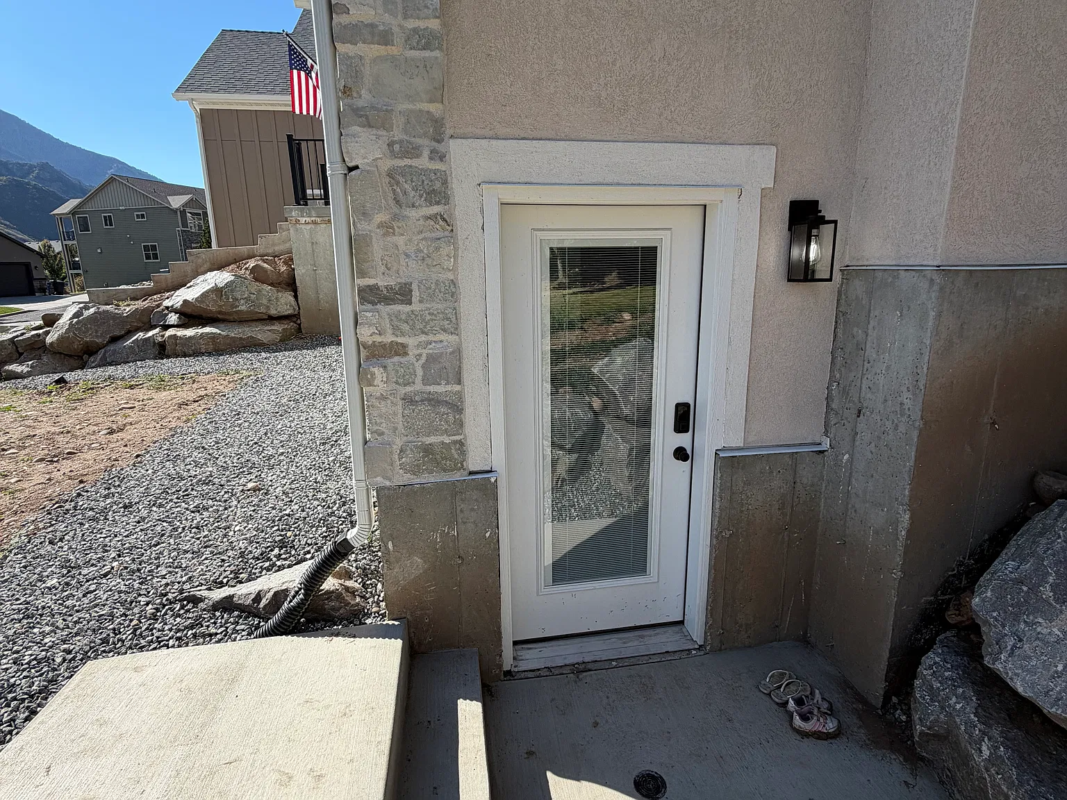 3 bed, 2270 sqft, $3,200 — Photo 3
