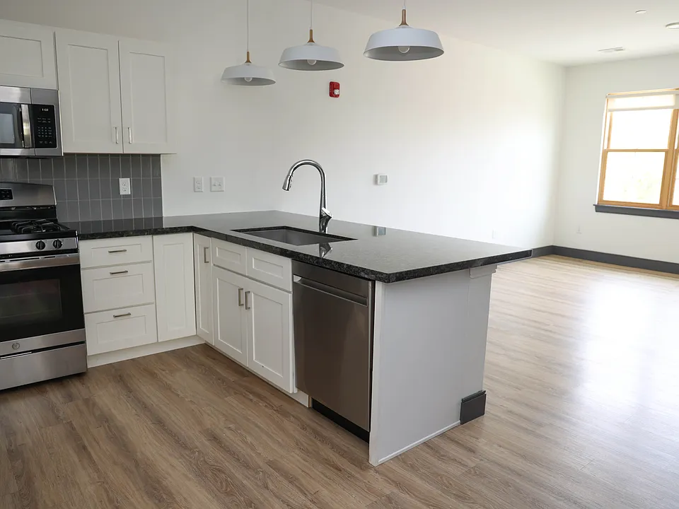 864 Seneca St #2A