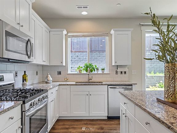 4th image of 5009 52nd Avenue Ct W