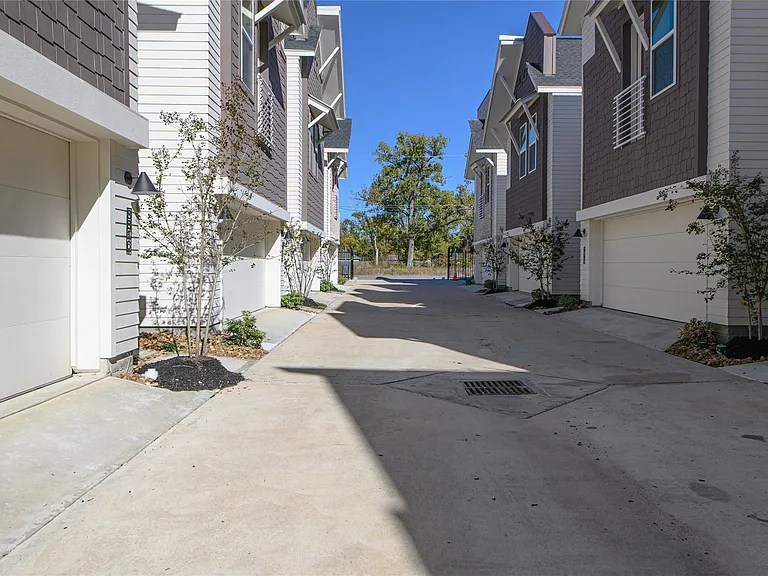 881 Rachel St #D — Photo 2