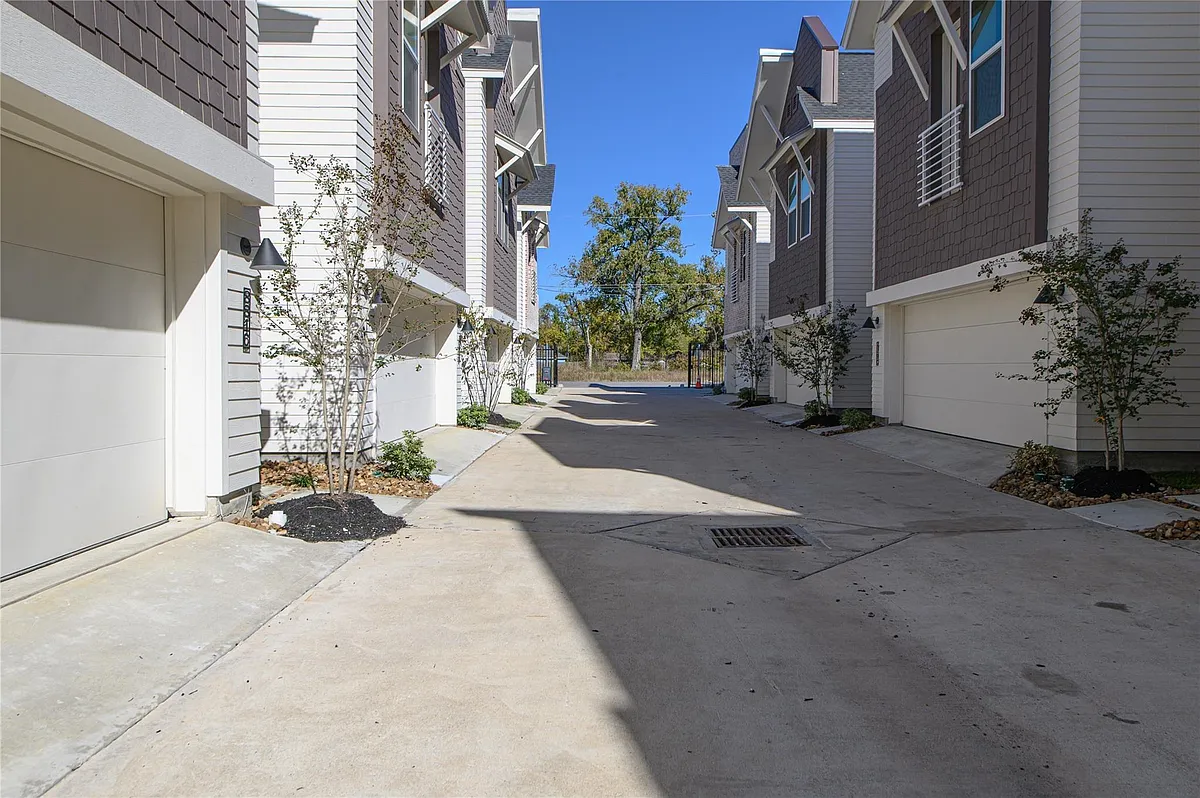 Building Photo - 881 Rachel St #D