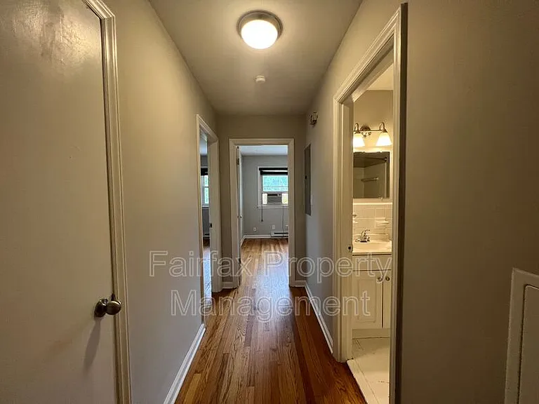 1931 Morehead Ave — Photo 5