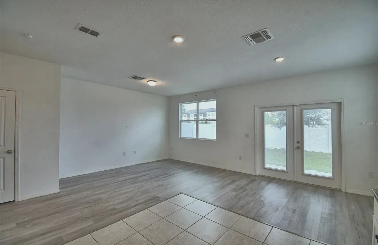 3 bed, 2.5 bath, 1480 sqft, $1,950 — Photo 1