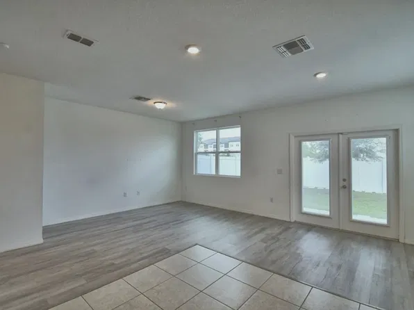537 Madison Dr, Davenport, FL 33837