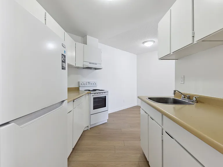 1045 Haro St — Photo 36