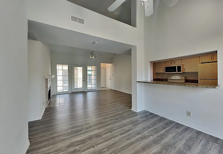 3105 San Jacinto St #308 — Photo 9