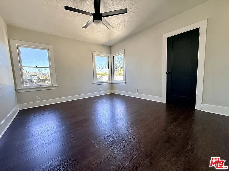 854 Serrano Pl — Photo 11
