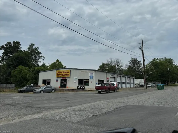 61 E Peacock Ave, Denton, NC 27239