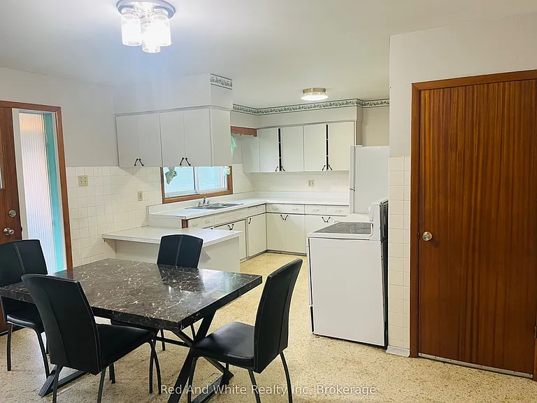 157 Schweitzer St — Photo 10