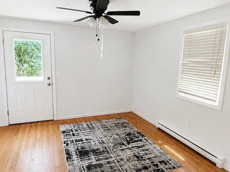 176 Winthrop St #B — Photo 11