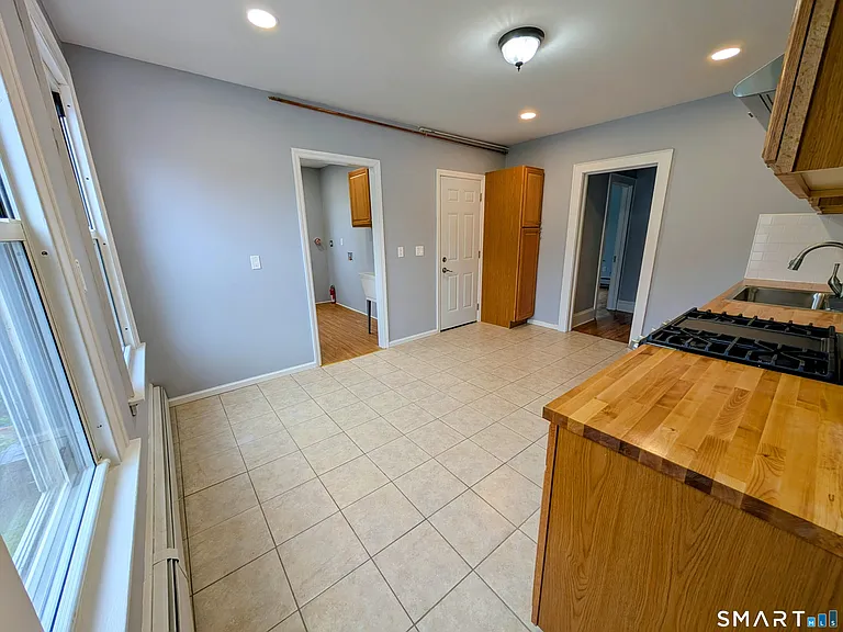 10 Wallace St — Photo 8