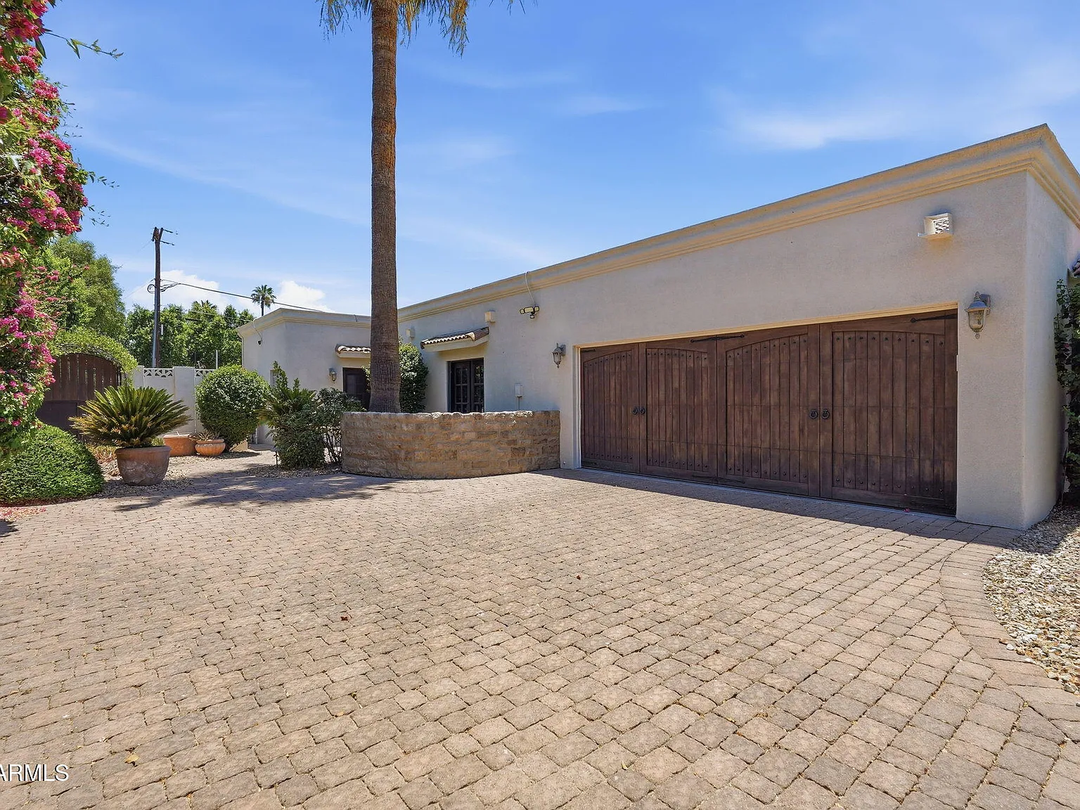 4 bed, 2.5 bath, 3053 sqft, $10,500 — Photo 3