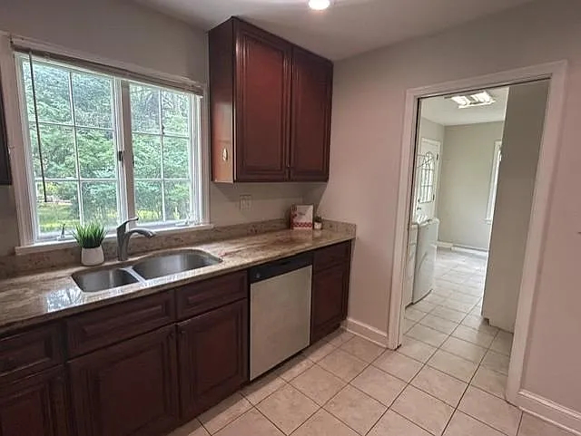 14 Maryland Ave — Photo 4