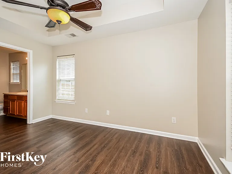2033 Greenhill Pass — Photo 8