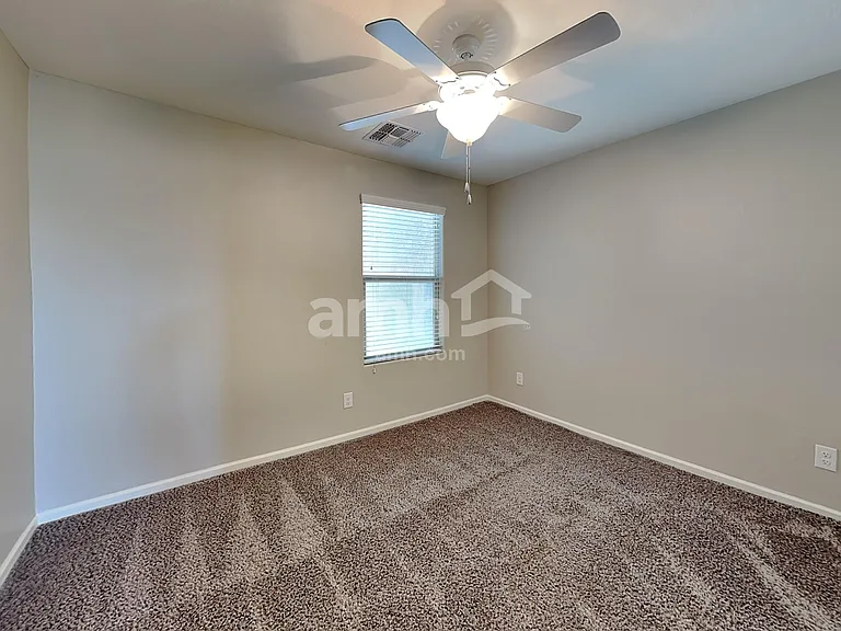 20785 W Thomas Rd — Photo 18